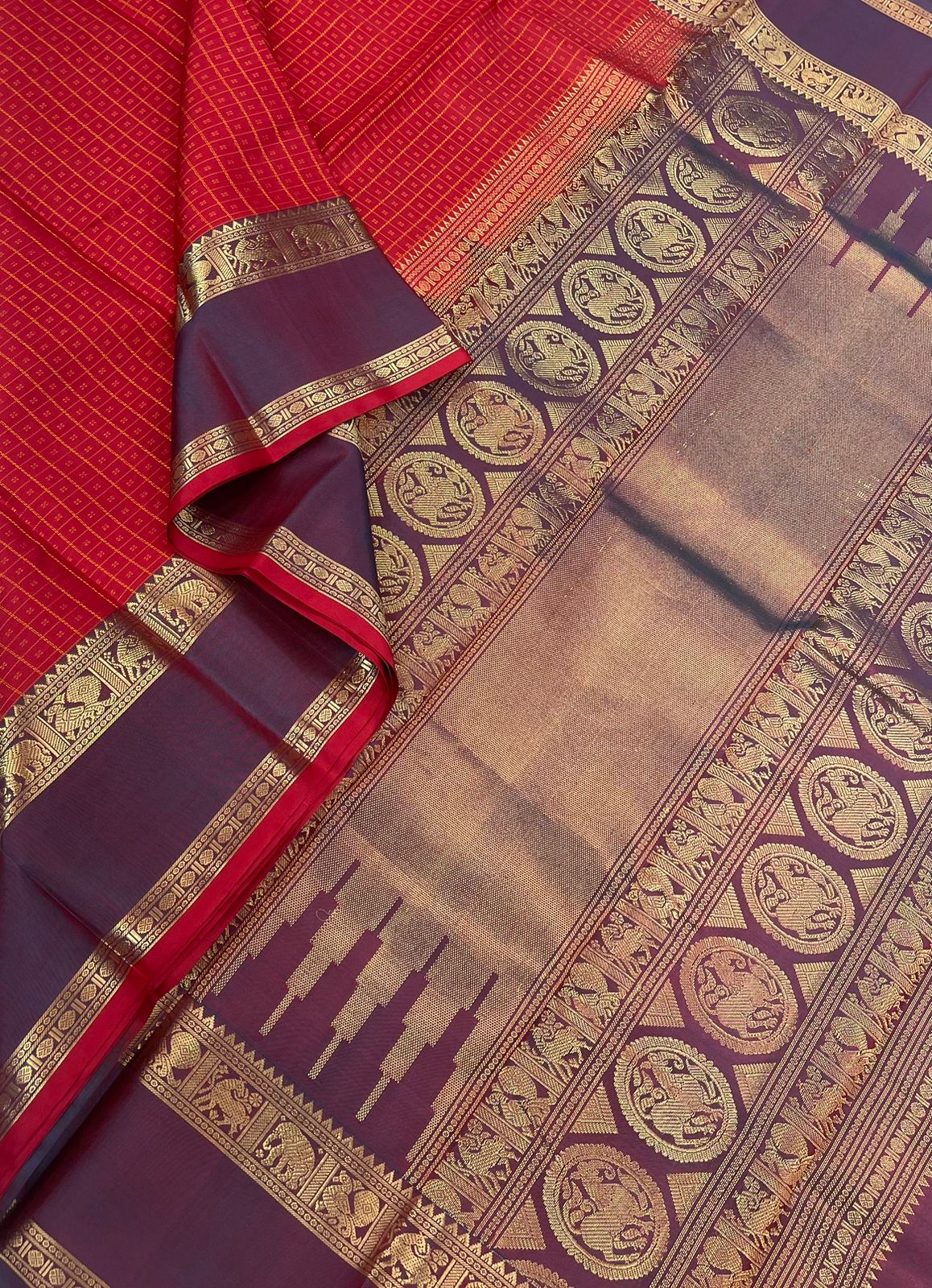 Pure Kanjivarams|1000 butta Lakshadeepam | Red x TwoTone | 4ply Master weave