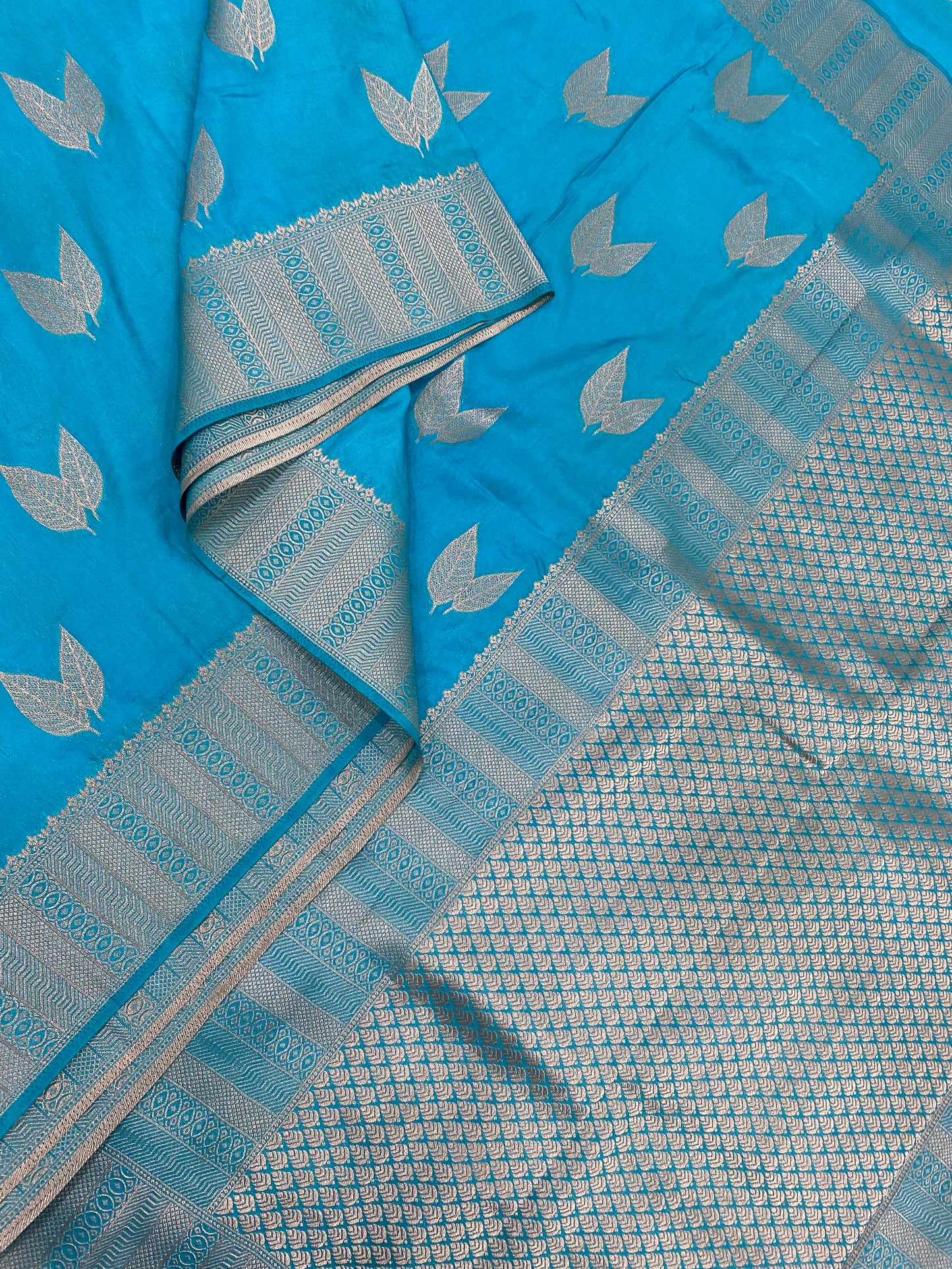 Banarasi | blue | leaf X German silver Motif