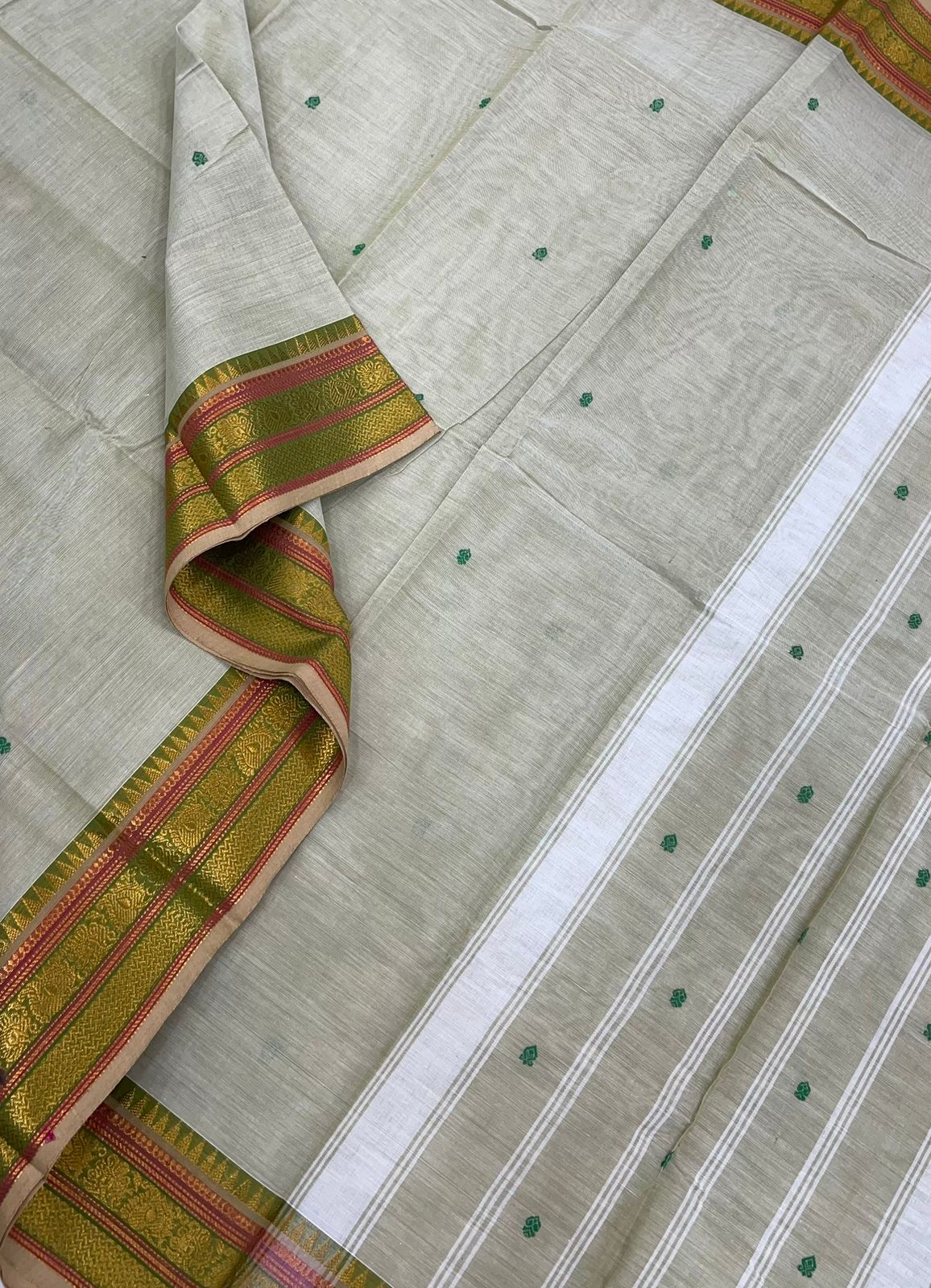 Kanchi cotton| cream x green |small zari border