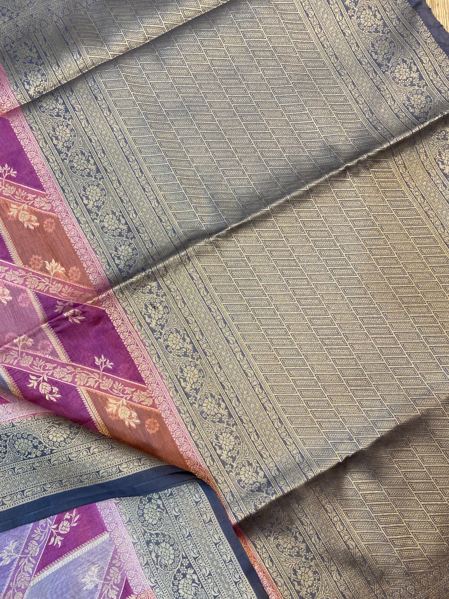 Banarasi | pink x Violet | jaal X antique Motif