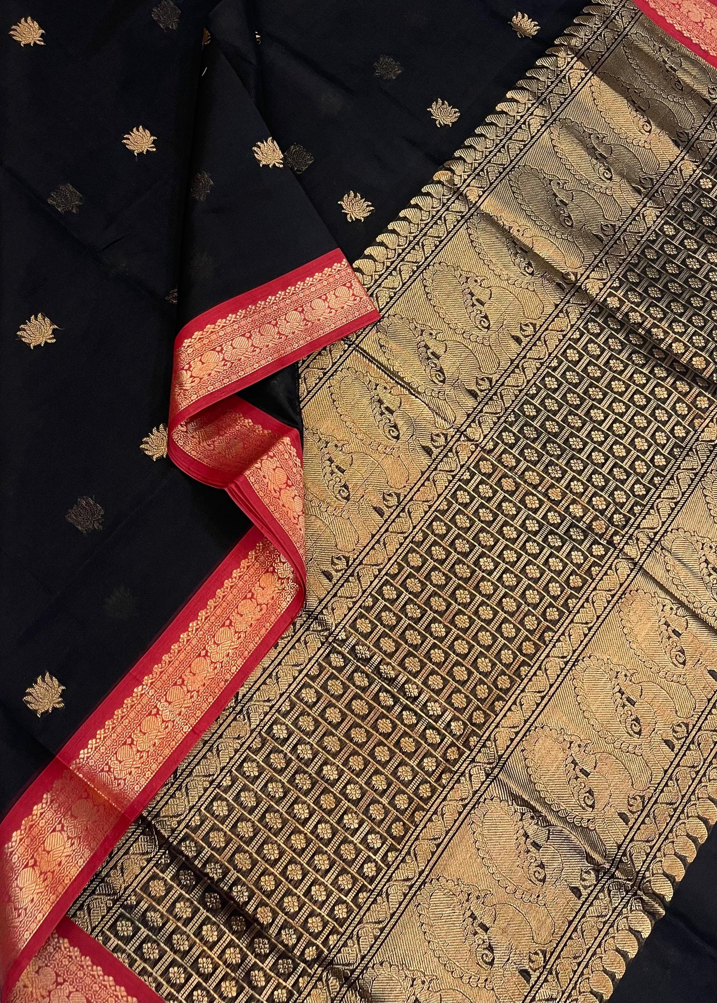 Kanchi Silk Cotton Sarees | Black X red | Lotus