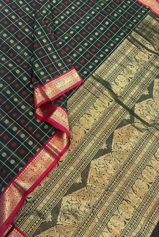 Pure Handloom Kanchi rich Cotton Saree | 1000 butta X threads | bottle green X red zari