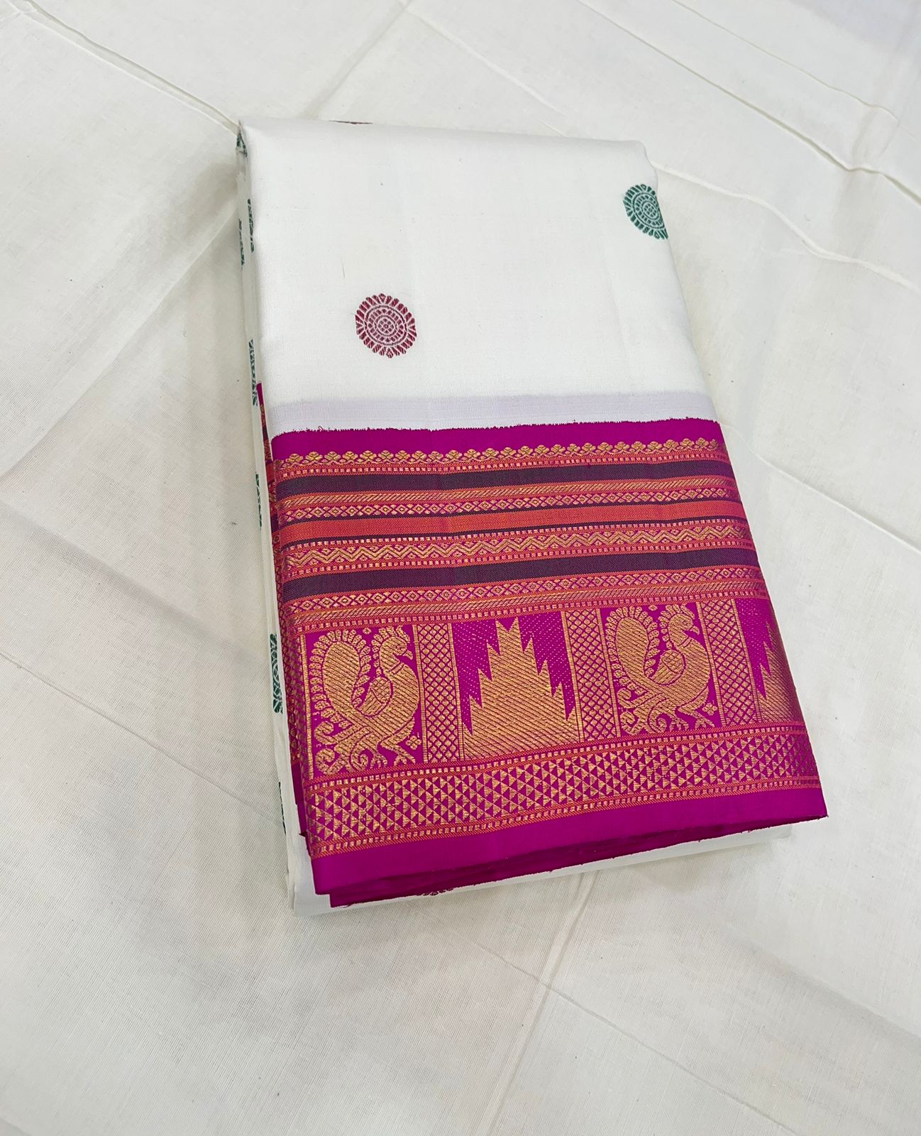 Pure Kanjivarams | white X Rani |korvai border X chakram butta | Handwoven luxury x 4 ply